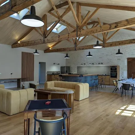 Lumineux Pour 4 Pers., Centre-ville, équipements Bébé, Wifi, Garage, Dégustation Truffes Offertes - Fr-1-653-247 *