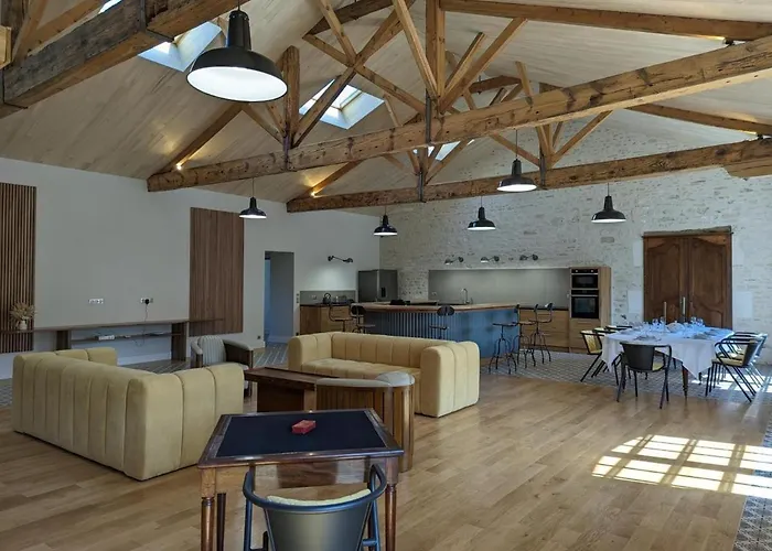 Lumineux Pour 4 Pers., Centre-ville, équipements Bébé, Wifi, Garage, Dégustation Truffes Offertes - Fr-1-653-247 *